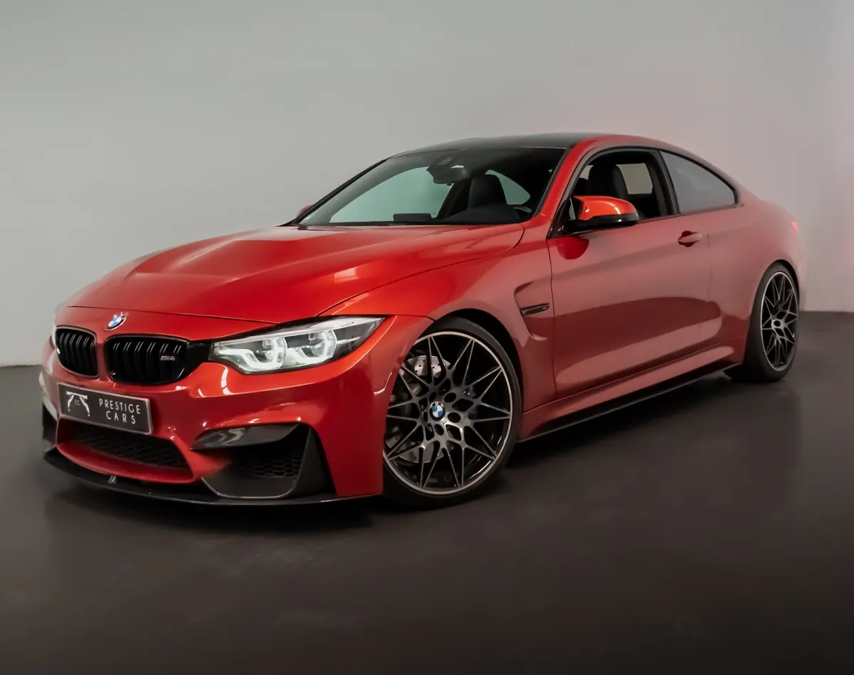 Fotografía de la publicación: un BMW M4 Competition rojo